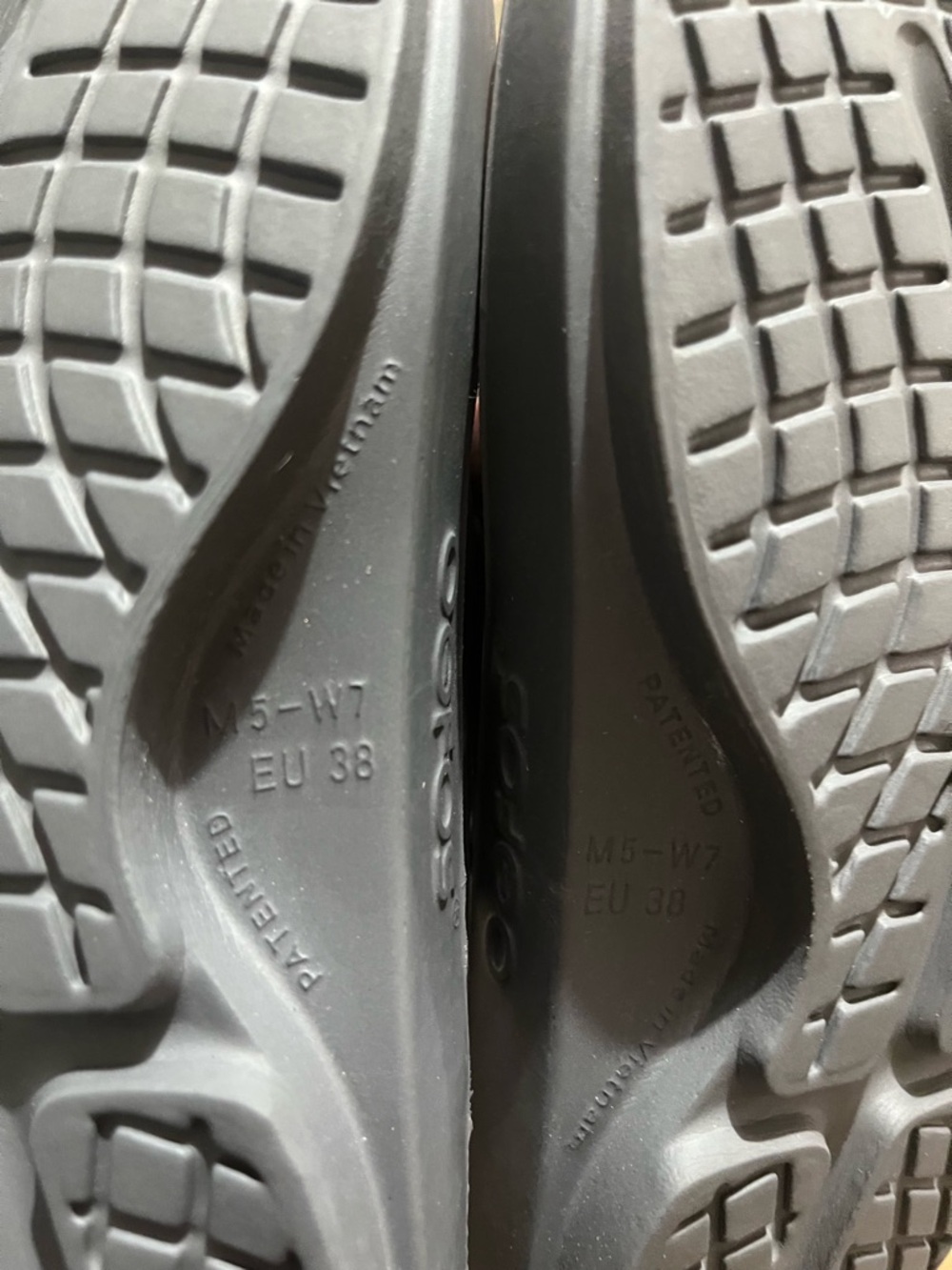 OOFOS Flip Flops - Picture 7 of 7